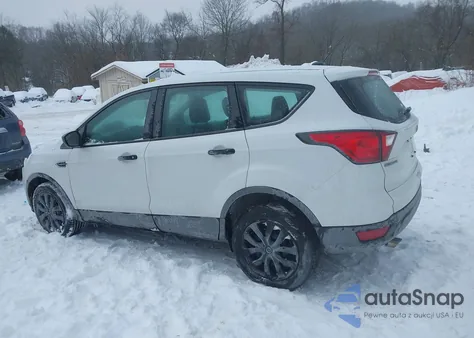 2019 Ford Escape S z USA, uszkodzony, nr VIN 1FMCU0F70KUB68573